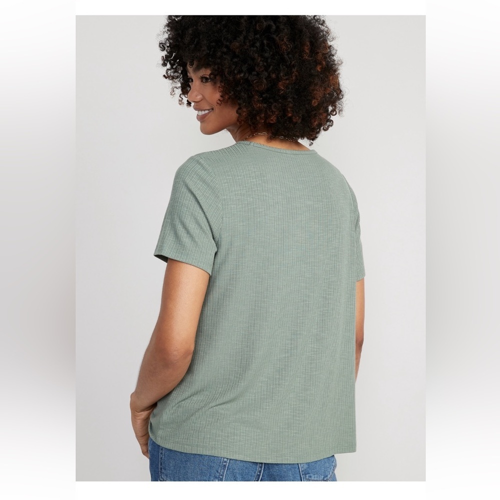 NWT Light Green Loose Fitting Tee - Picture 3 of 10